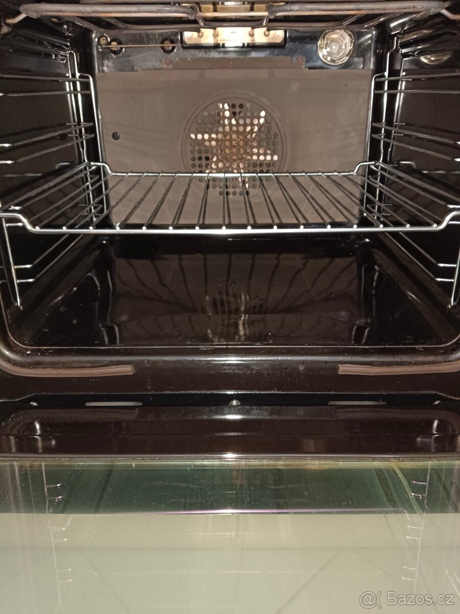 Vestavná trouba Whirlpool ikea - 4