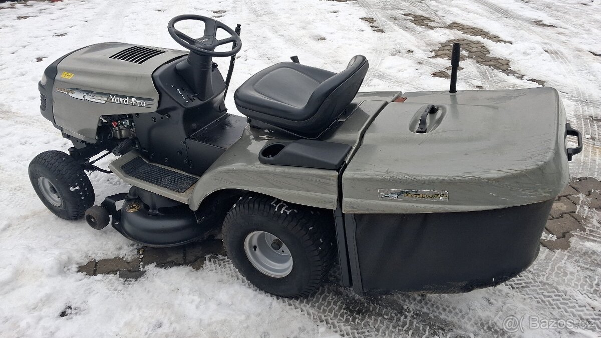 TRAKTUREK HUSQVARNA - 4