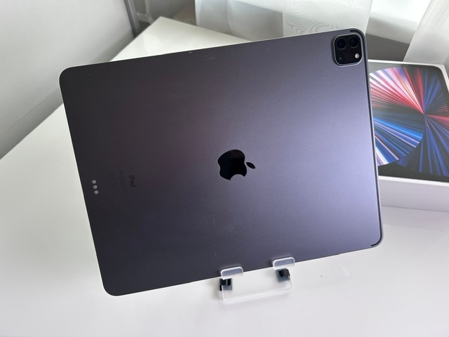 Apple iPad Pro 12.9 (2021), 256GB Wi-Fi Space Gray – Top sta - 4