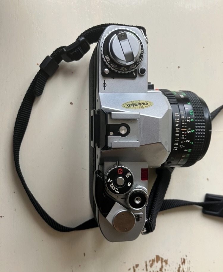 Canon Av-1 - (50mm f1:1,8) - 4