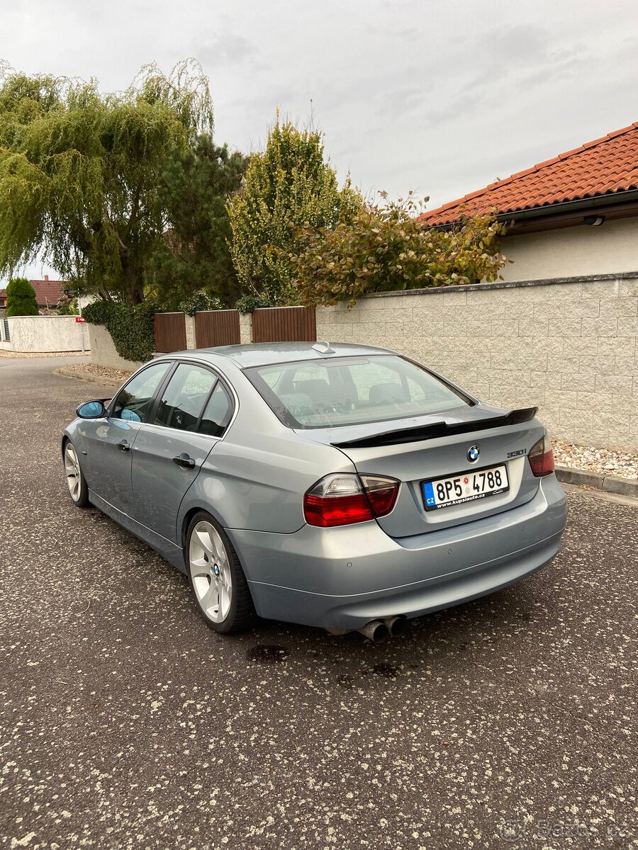 Bmw e90 330i - 4