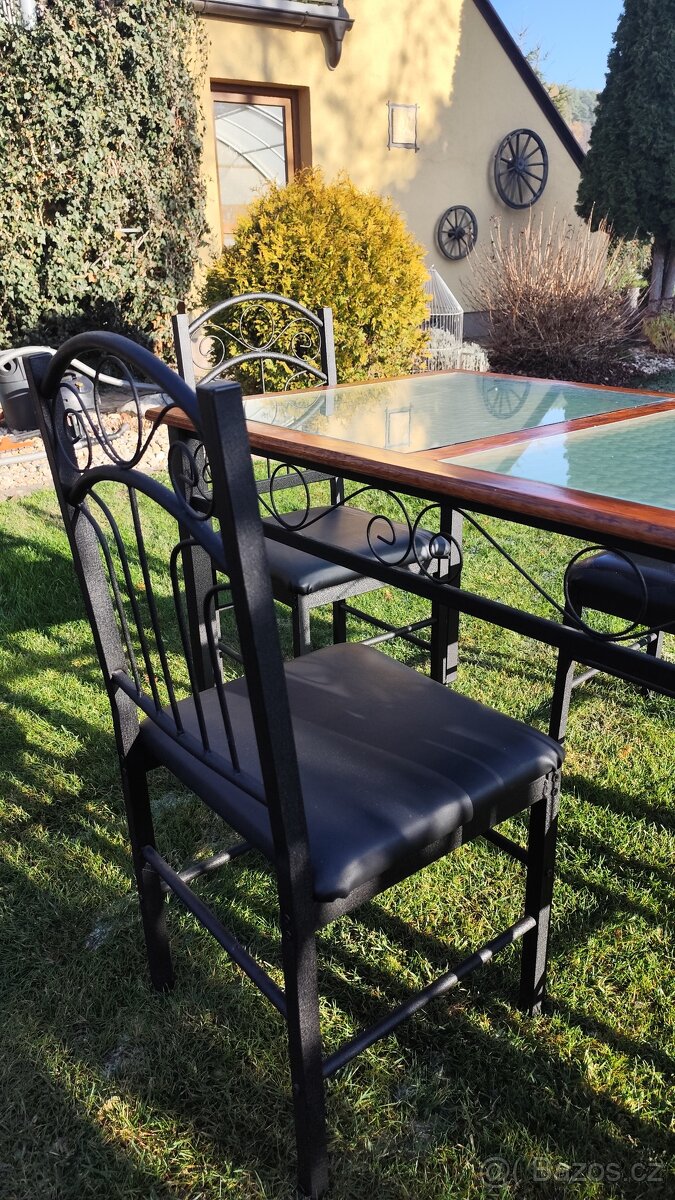 Jídelní stůl a židle - 4