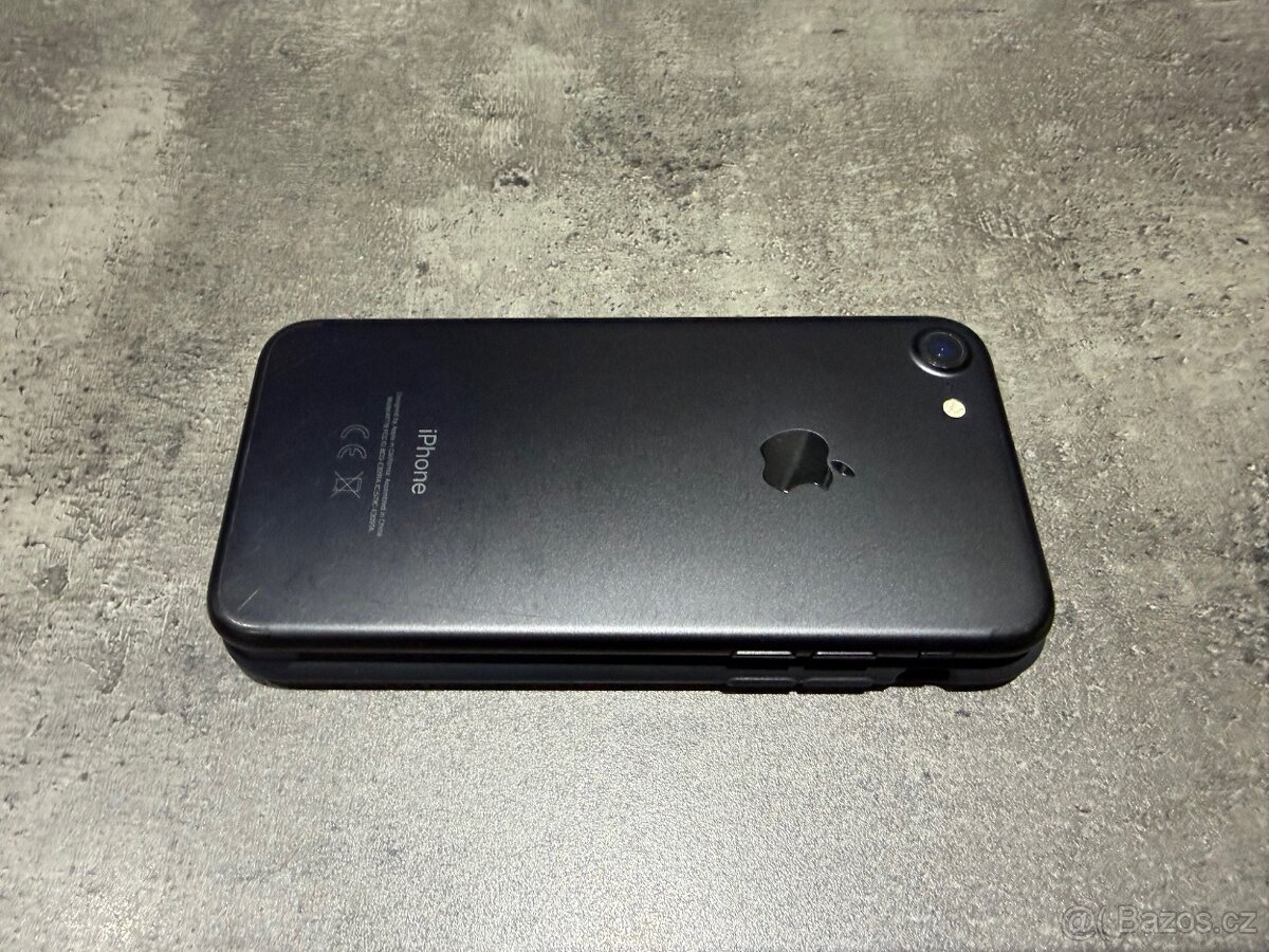 Apple iPhone 7, 32GB Black (originální obal, ochranné sklo) - 4