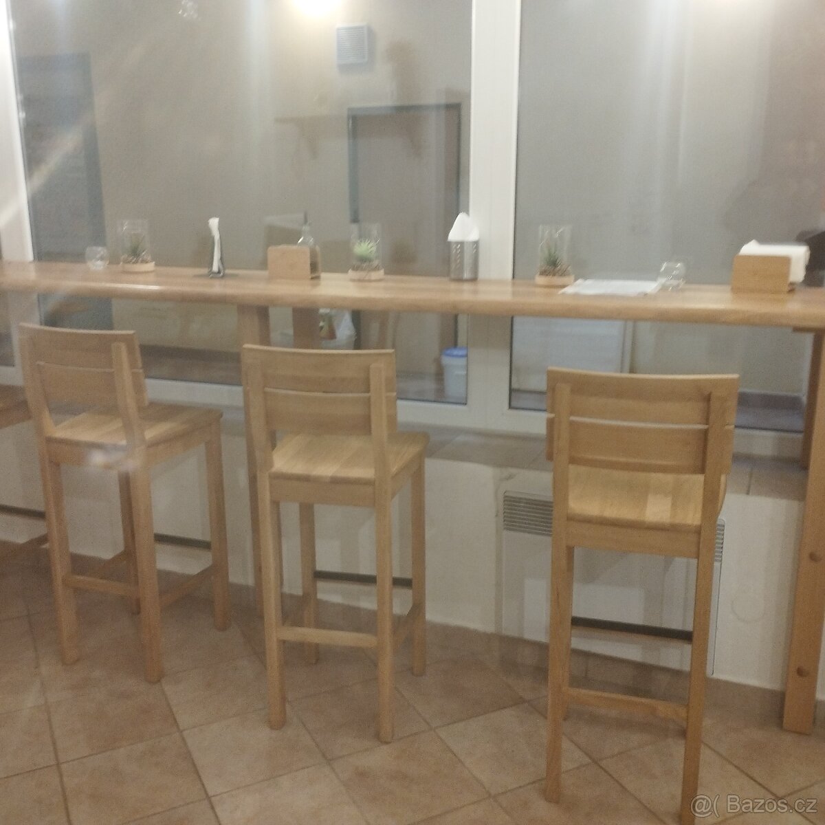 Barový stůl +barové židle - 4