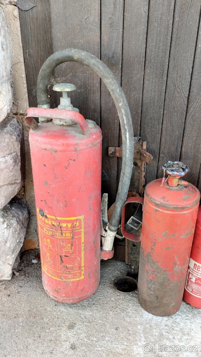 Prodám sbírku hasicích přístrojů - 4