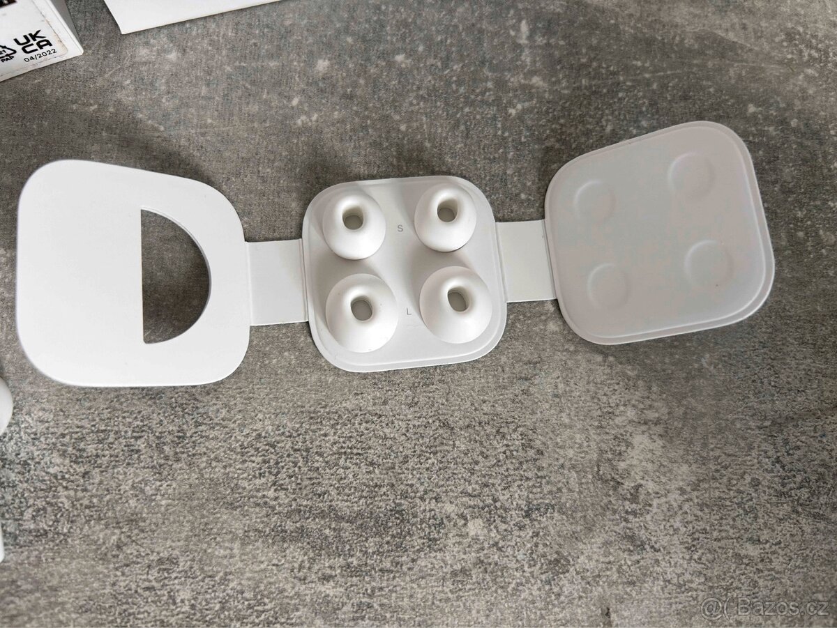 AirPods Pro MagSafe - 4