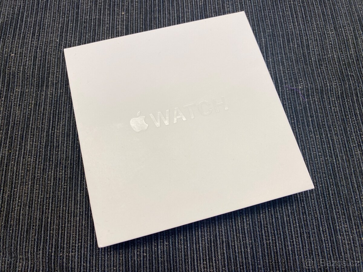 NOVÉ Apple Watch Series 7 45mm Product(RED) GPS - 4