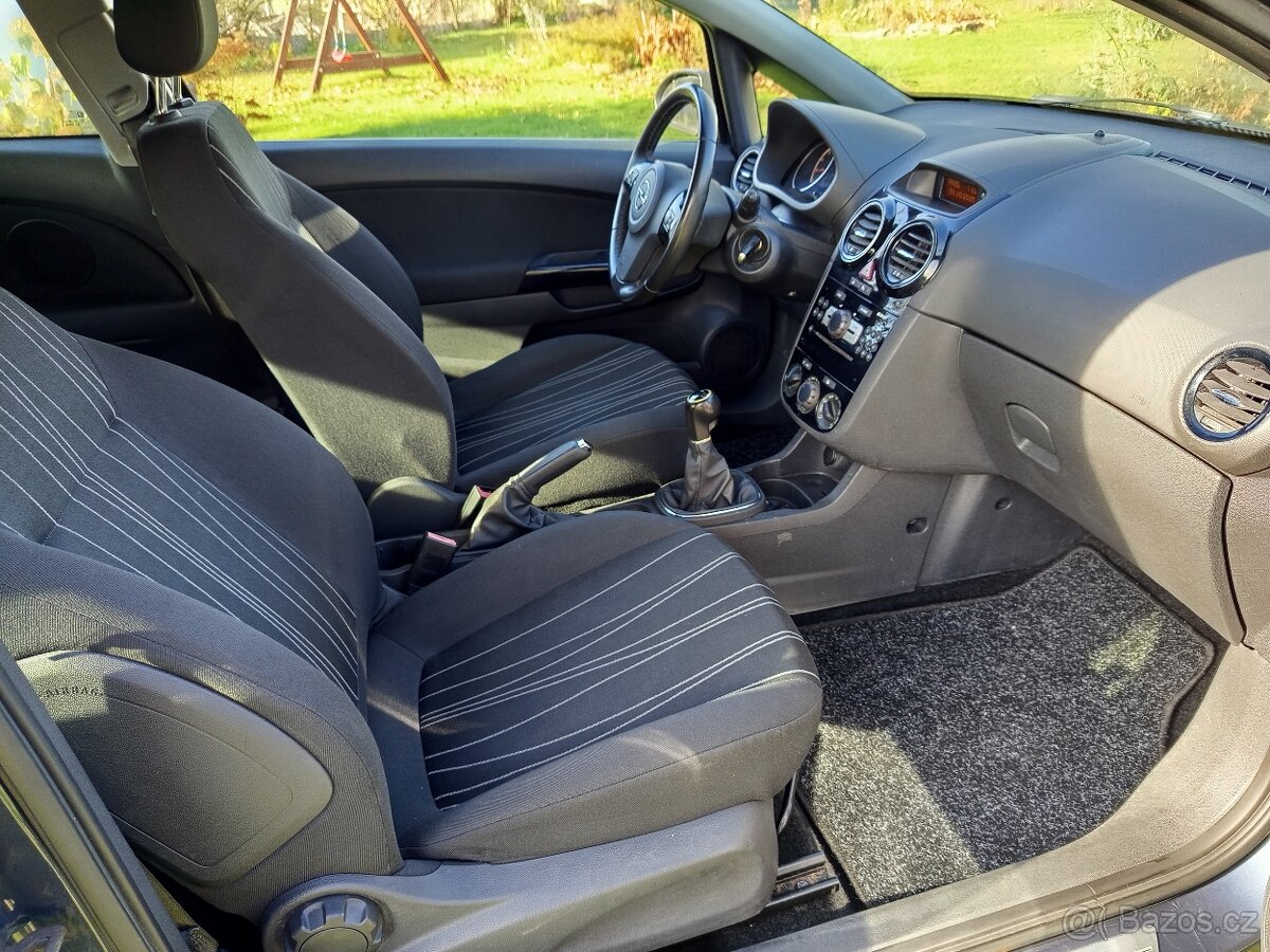 OPEL CORSA D 1,4 64kW r.v. 2010 najeto123tis. km - 4