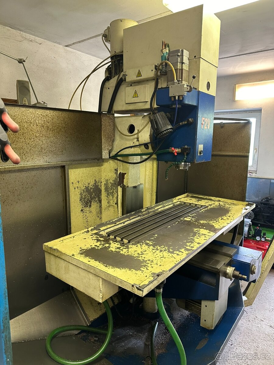 CNC frézka TOS F2V - 4