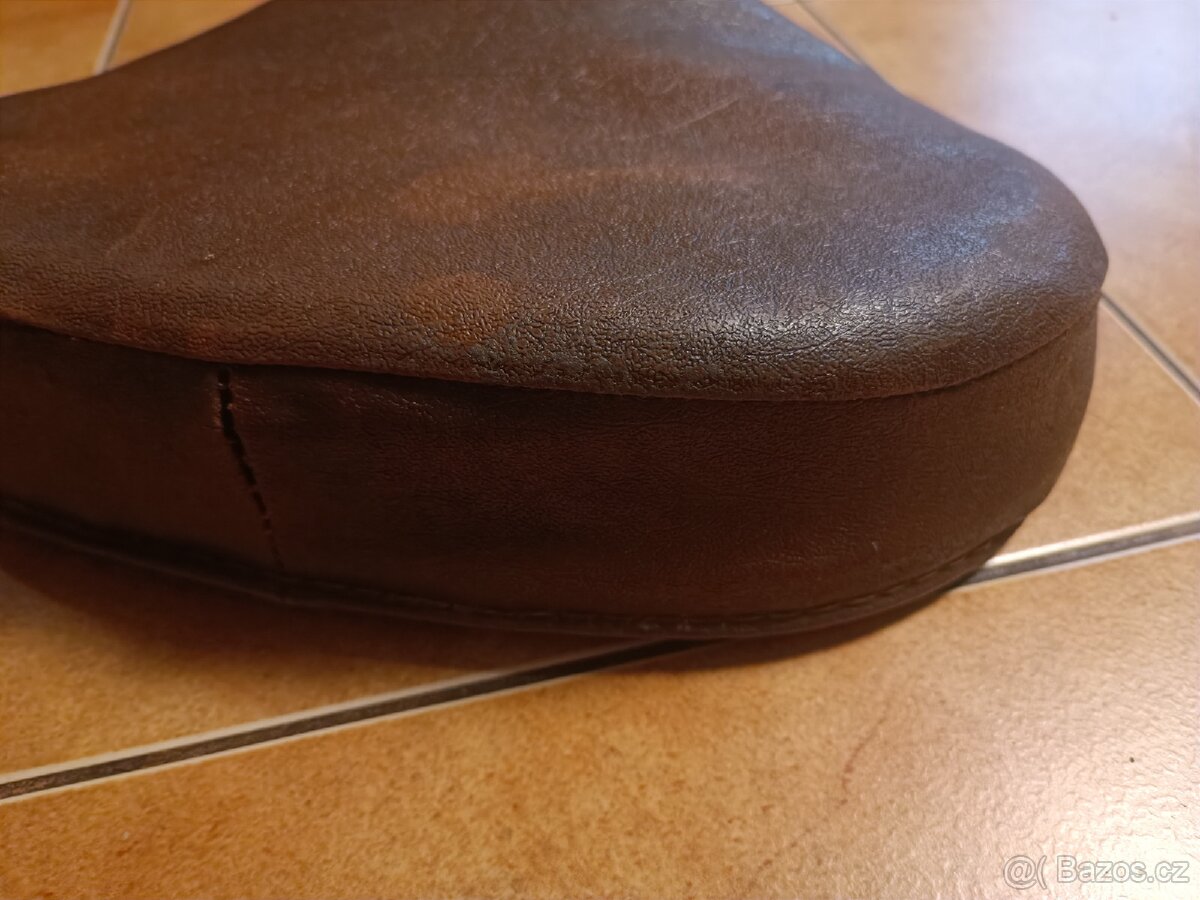 Sedlo Jawa pérák originál - 4