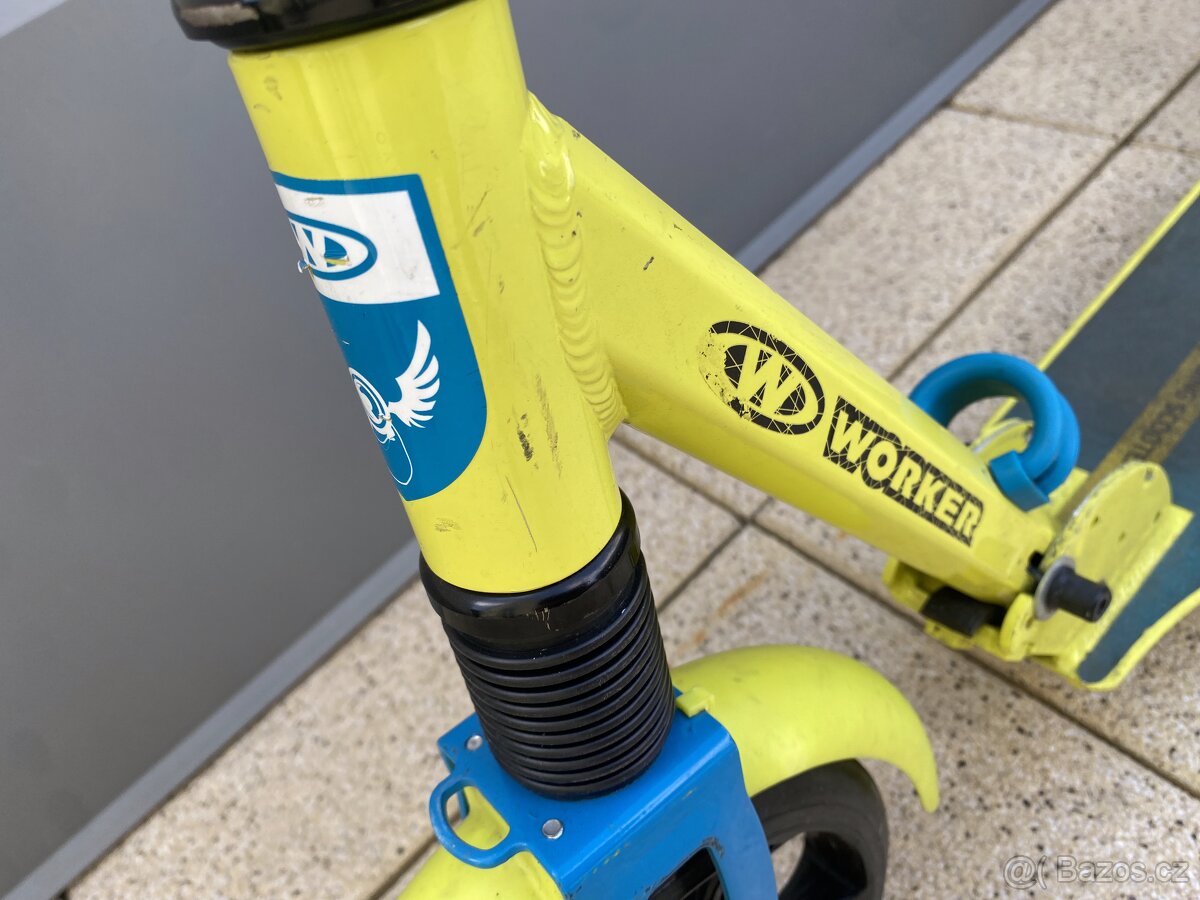 Skladaci kolobezka Worker 200 - 4