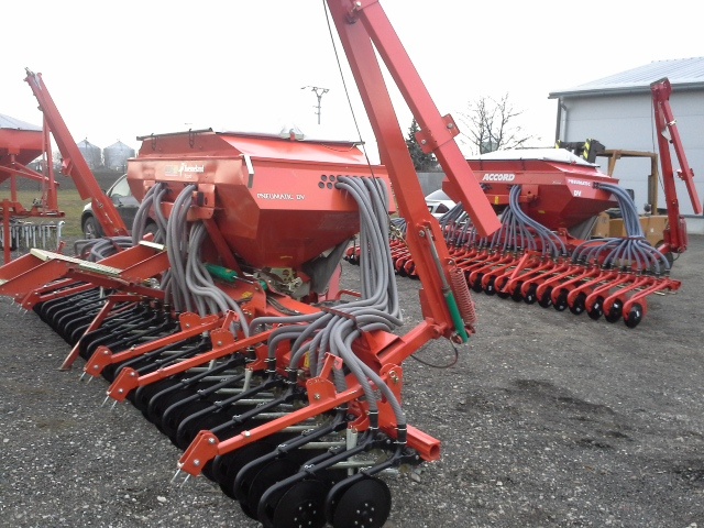 Secí stroj - Kverneland Accord DV6 - 4