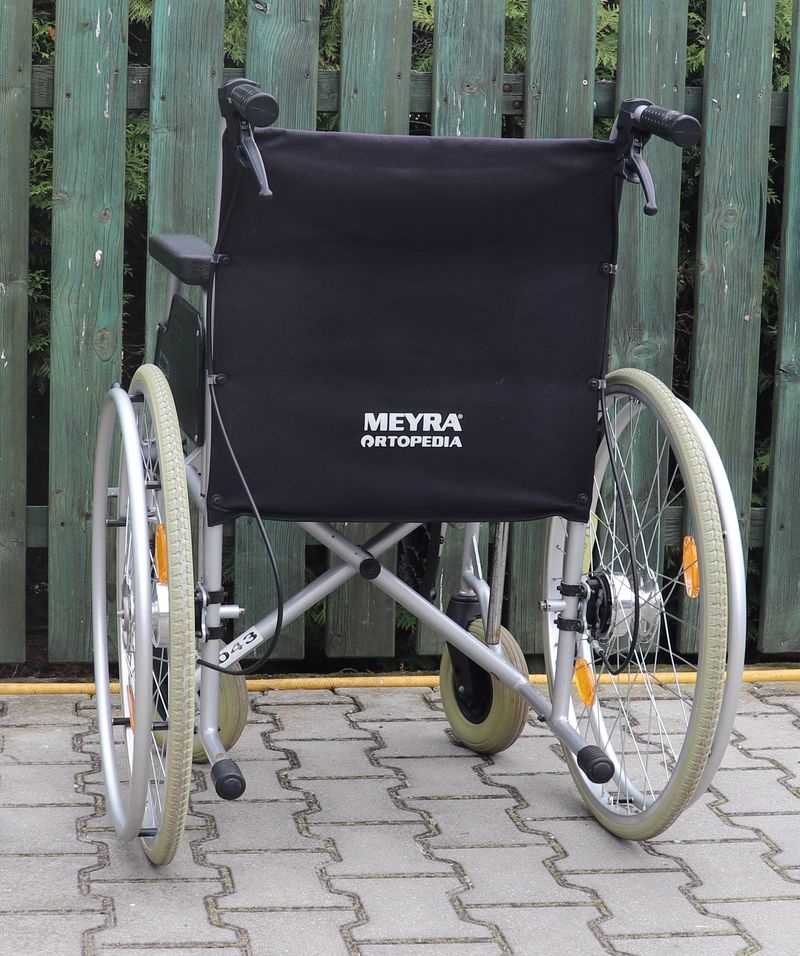 076-Mechanický invalidní vozík Meyra. - 4