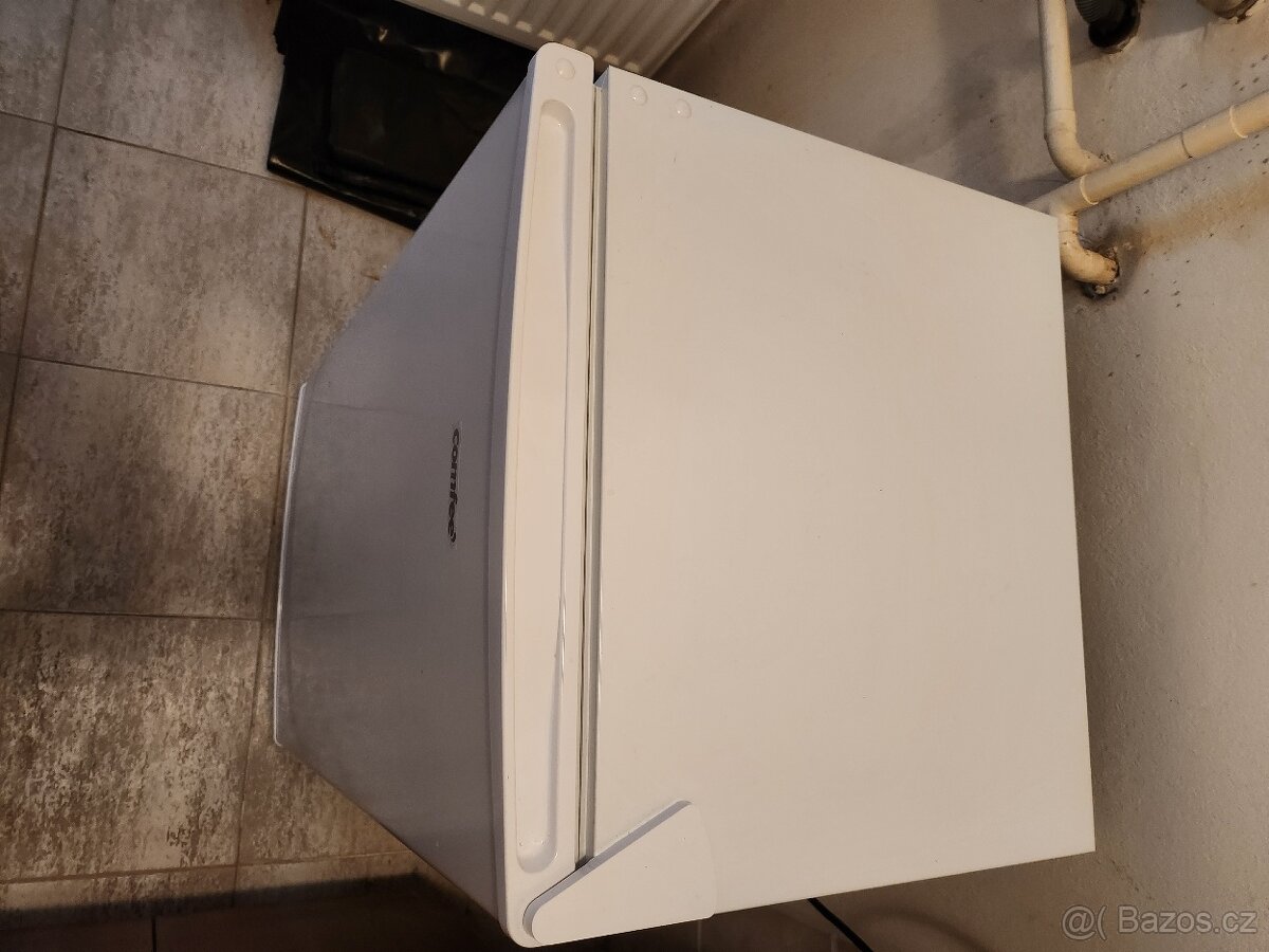 Malá lednička zn. Comfee - 93 l - 4