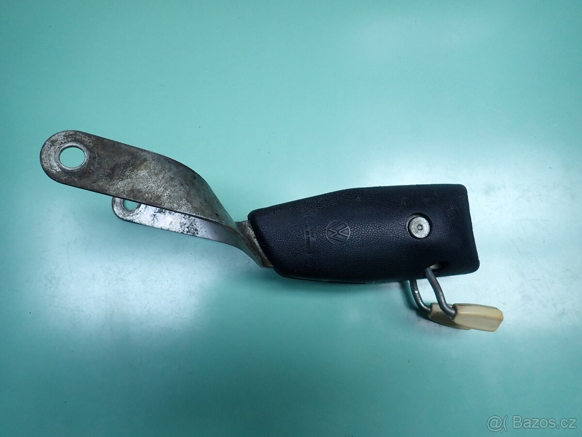 Prodám středový lapač pásů na vw brouk - 4