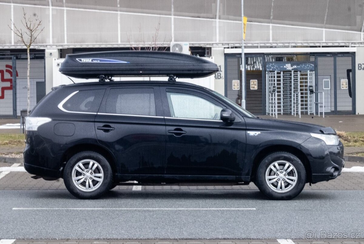 Mitsubishi Outlander 2.0 PHEV 4WD (2013) - 4