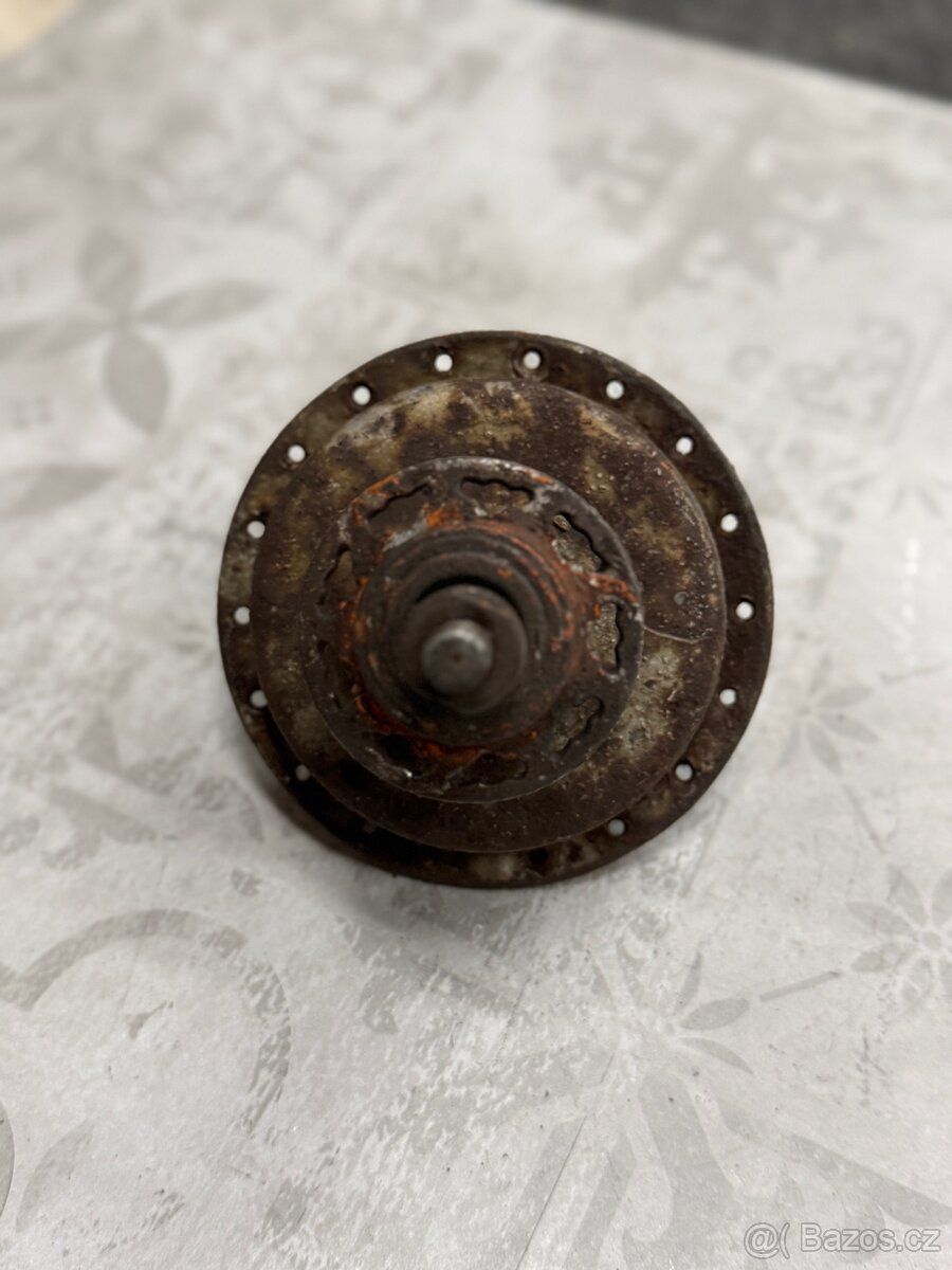 Čz předválečná - střed kola - 4