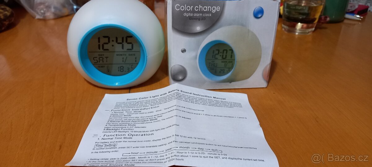 LED budík měnící barvy - 4