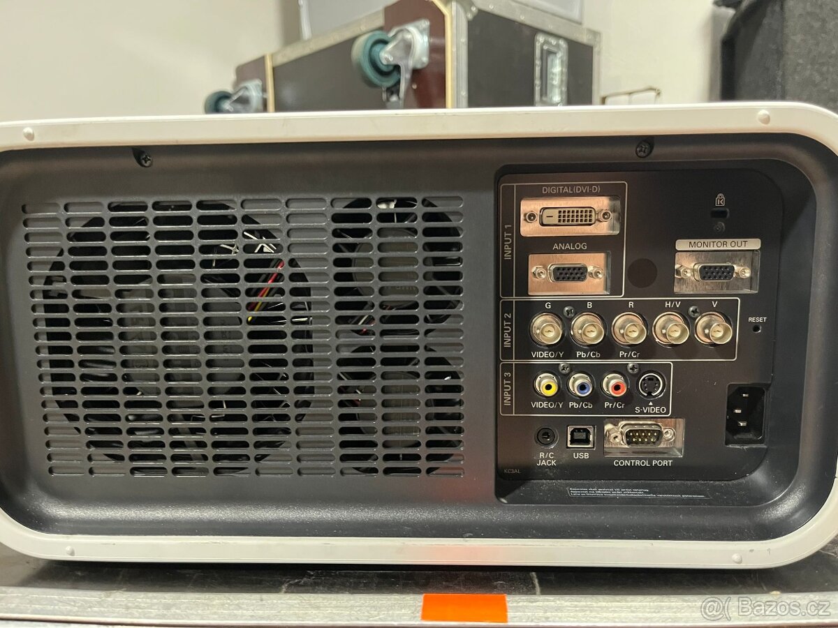 Projektor SANYO PLC-XP100L - 4