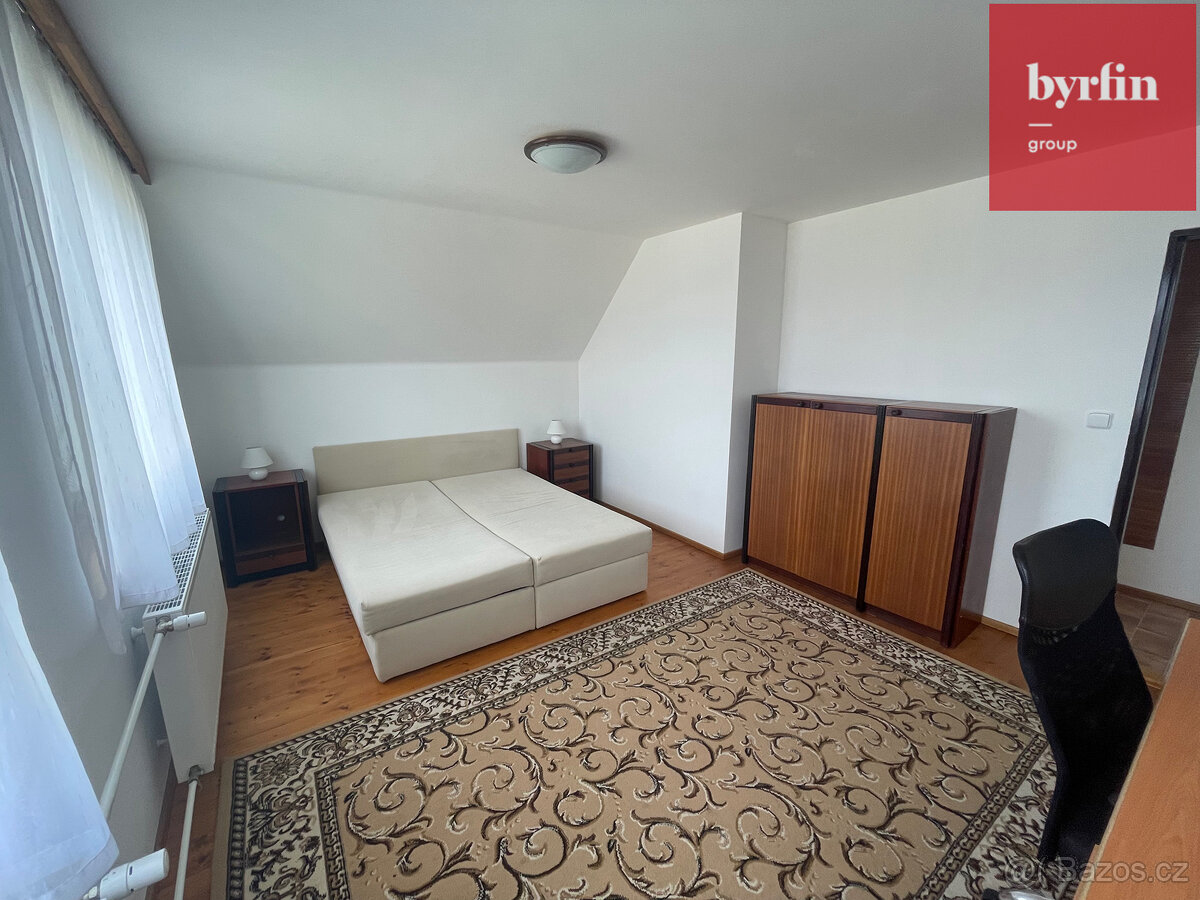 Nabídka k pronájmu – Moderní a pohodlný 3+1 byt v rodinném d - 4