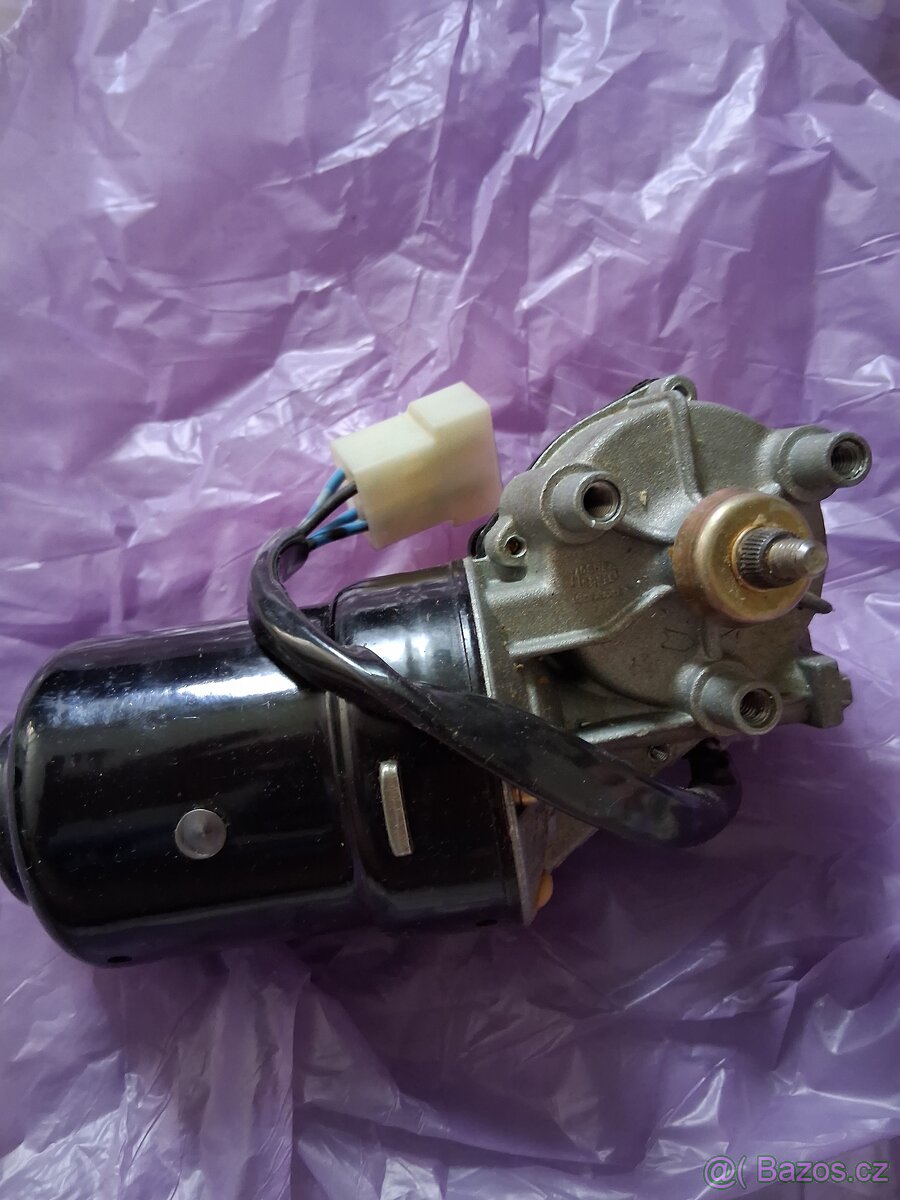Prodám motorek př.stěračů Fiat 128 coupé - 4