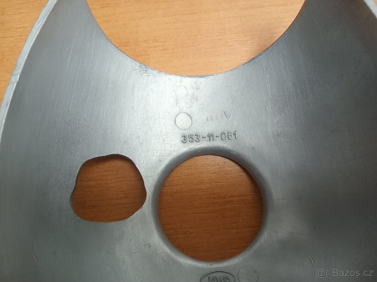 Kryt karburátoru Jawa 353 s maticí originál - 4