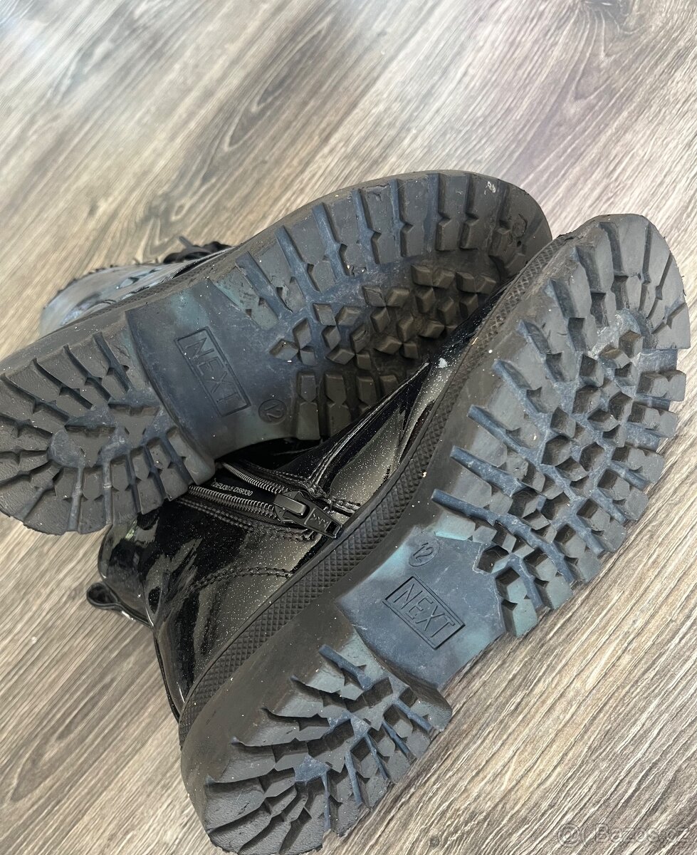 dívčí černé lesklé Next boty vel 30,5 - 4