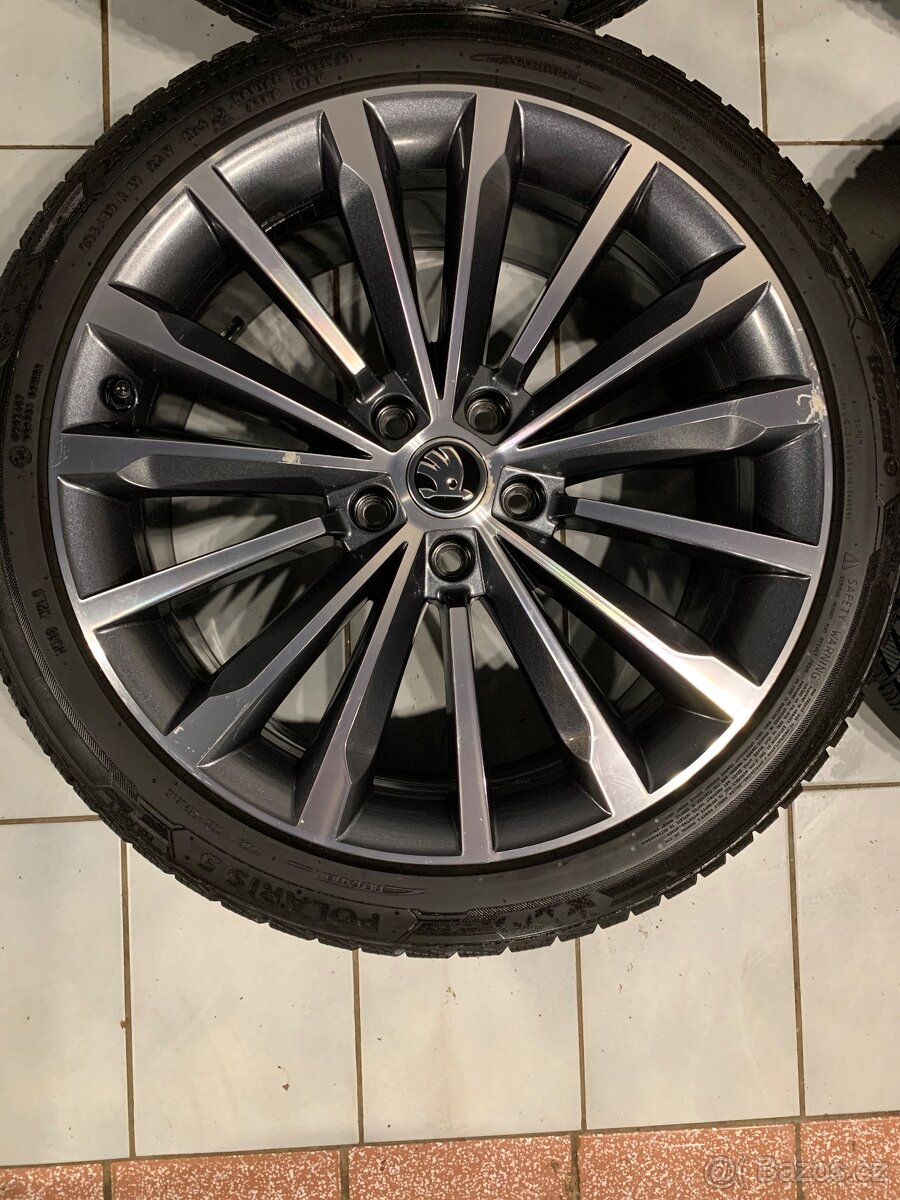 Alu kola Škoda R19 5X112 ZIMNÍ PNEU 235/40 R19 8mm - 4