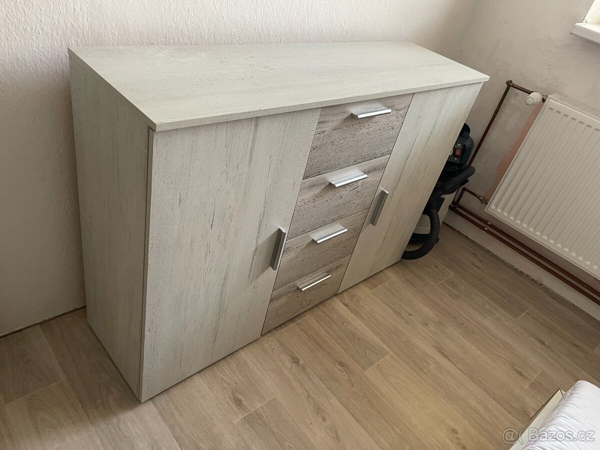 Moderní naábytek do ložnice stůl s židlemi a botník - 4