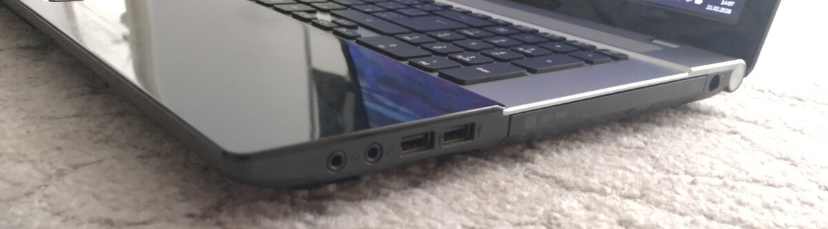 Acer Aspire V3-731G 17" displej - 4