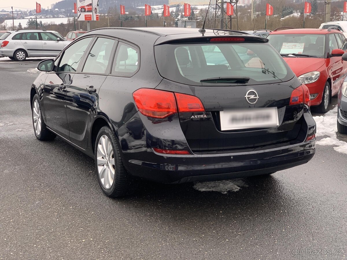 Opel Astra 1.6i , 85 kW benzín, 2011 - 4