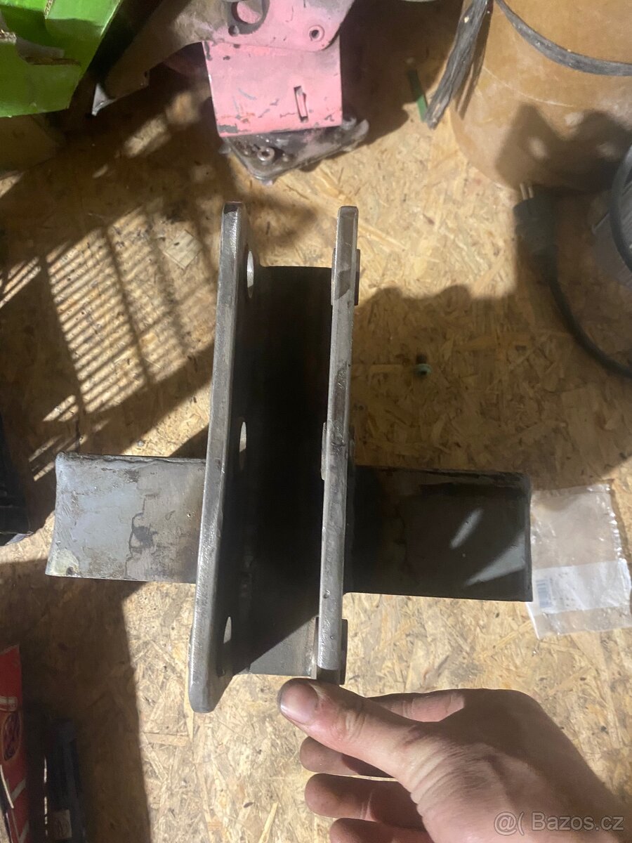 Víko hydrauliky na Zetor 25 - 4