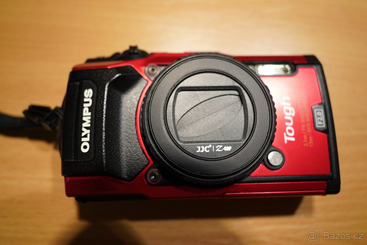Olympus Tough TG-5 + bohaté příslušenství - 4