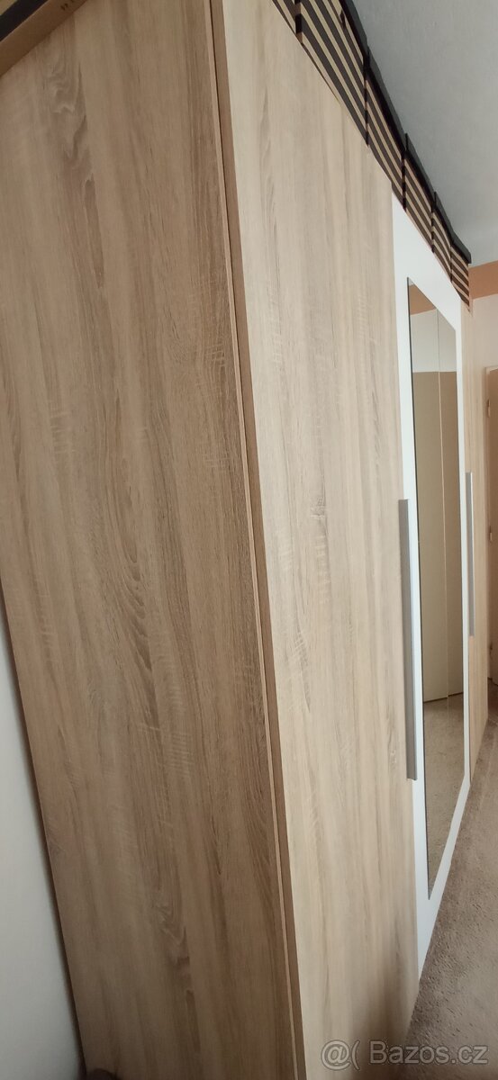 Šatní skříň - 4