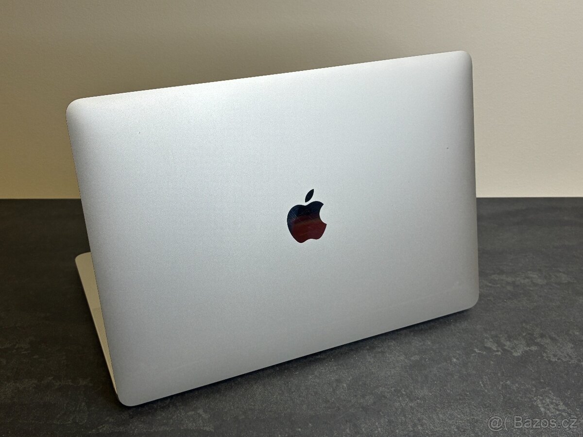 MacBook Pro 13'' 2020 / i5 / 8GB / 256GB SSD - DPH - 4