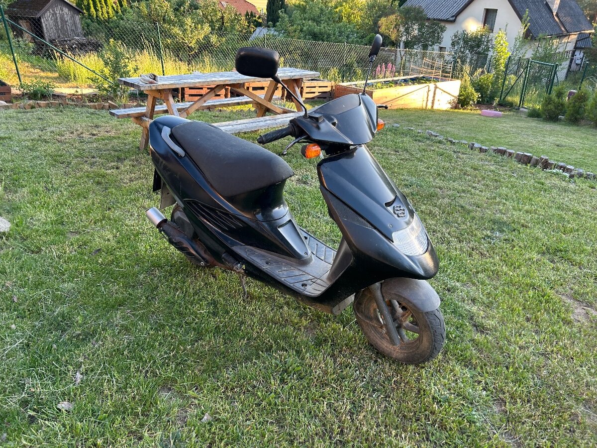 Suzuki 50 skútr - 4