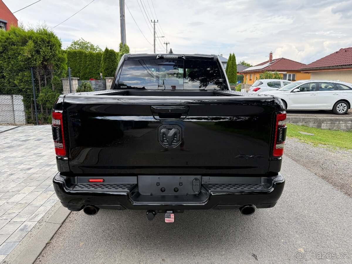 DODGE RAM 1500 HEMI VZDUCH HEADUP RAMBOX