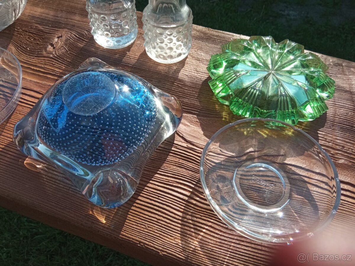 Skleněné retro,popelník, vázička, misky - 4