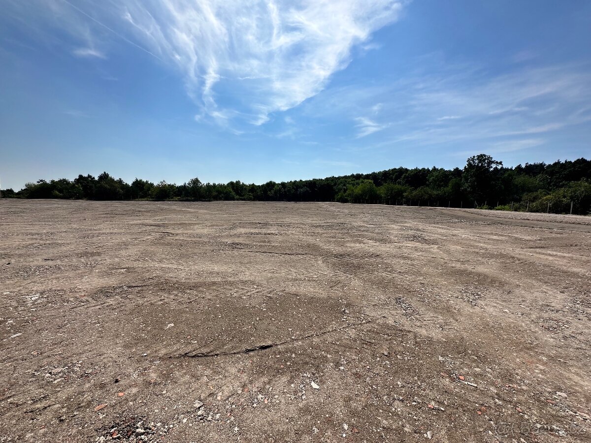 Pronájem zastřešeného pozemku o velikosti až 2.550 m2 - 4