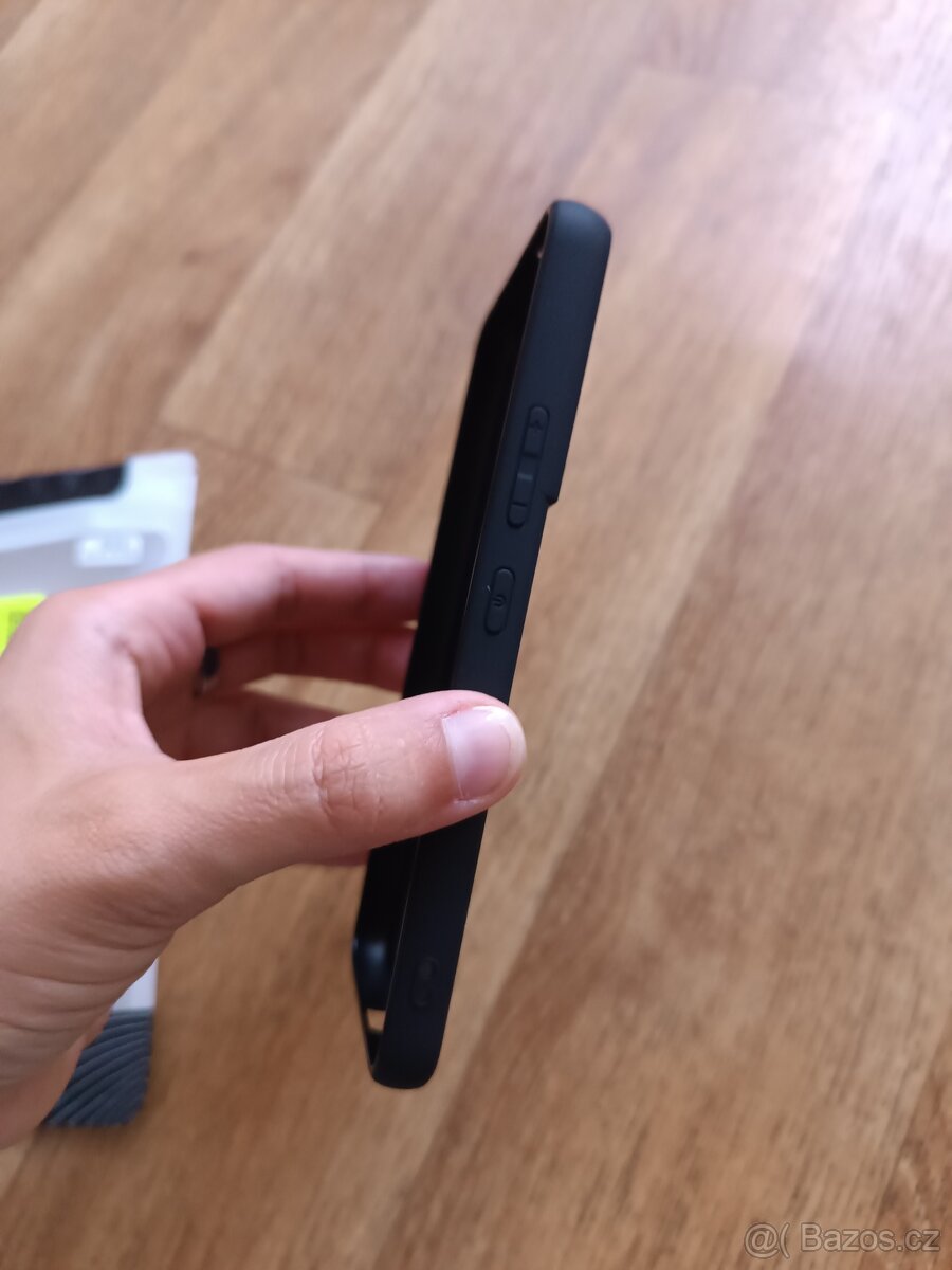 Kryt RSTTY pro Samsung Galaxy S22 - 4