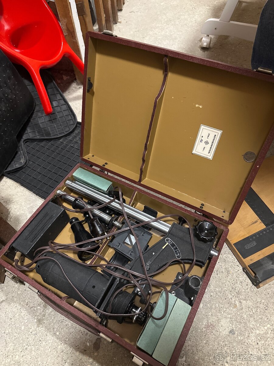 Geodeticky merici prostroj - 4