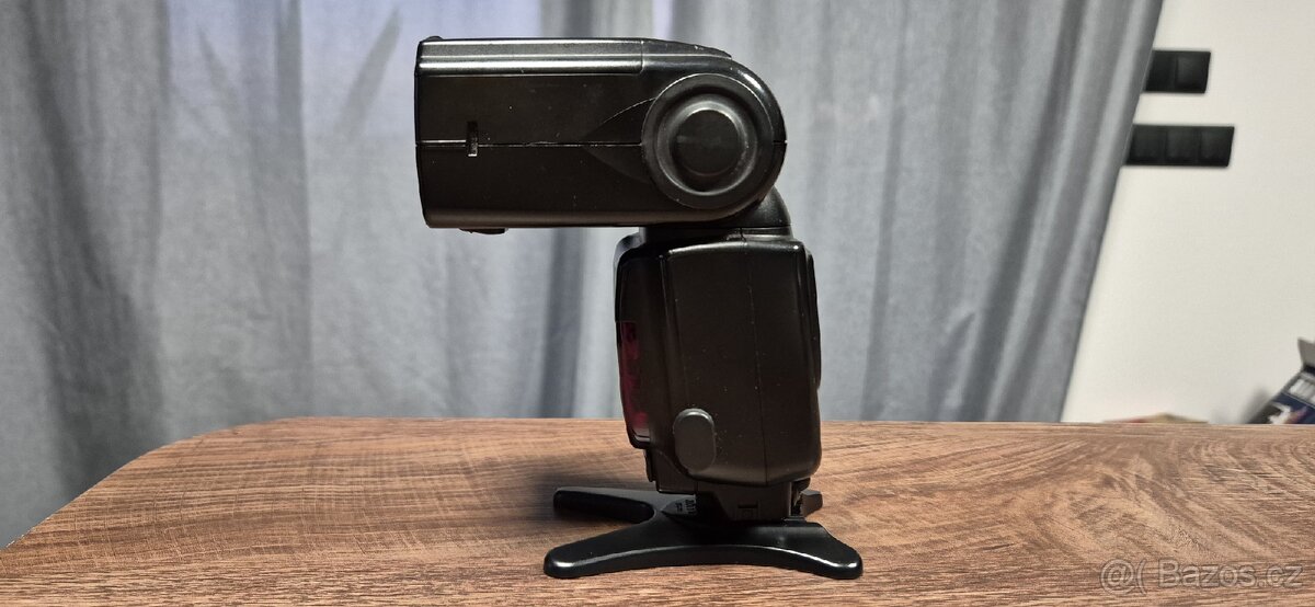 Blesk Nikon SB-900 - 4