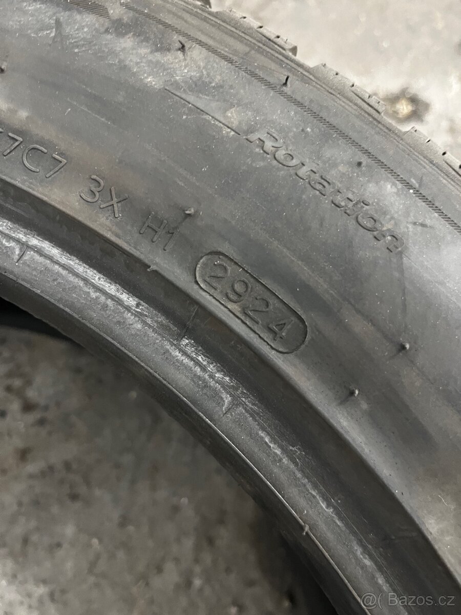 Hankook winter Evo3 285/45/21 - 4