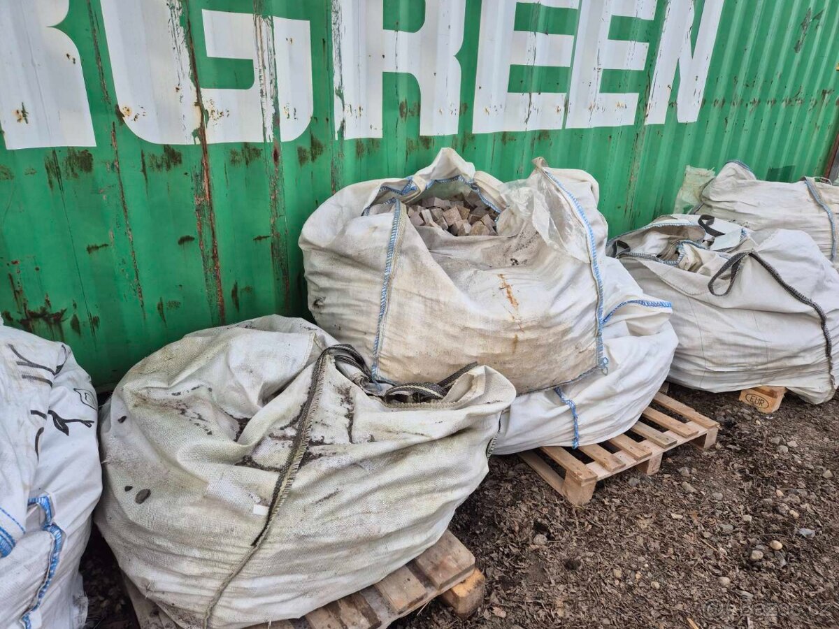 Mramorová řezaná kostka 6x6x4cm - 4