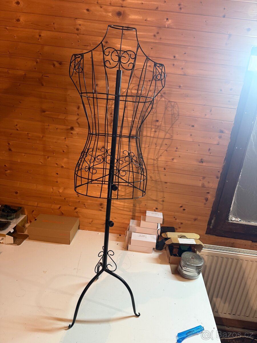 Dámské torzo, černé, kovové - 4