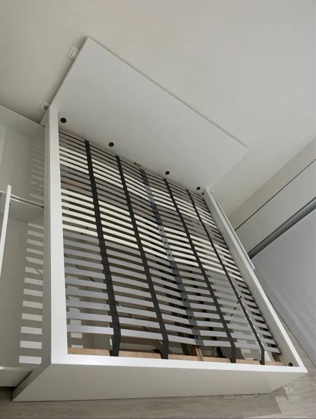 Prodám manželskou postel 180cm x 200cm - 4