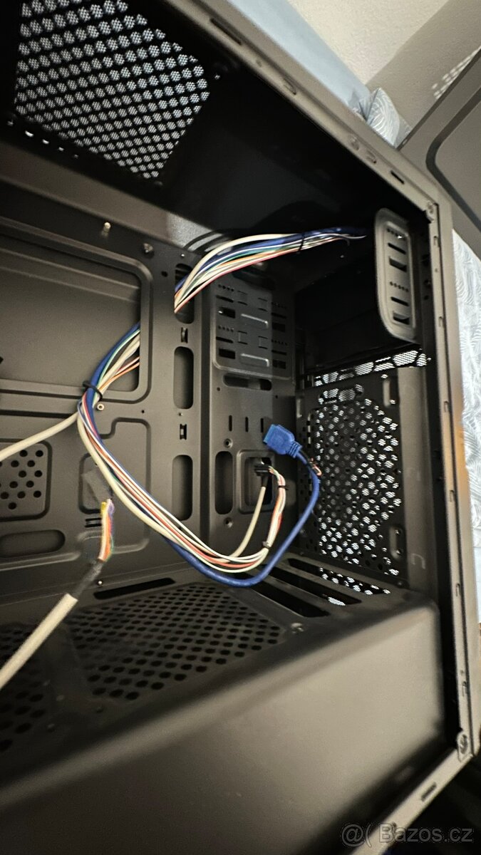 PC Bedna/case FSP/Fortron CMT110 s 1 ventilátorem - 4