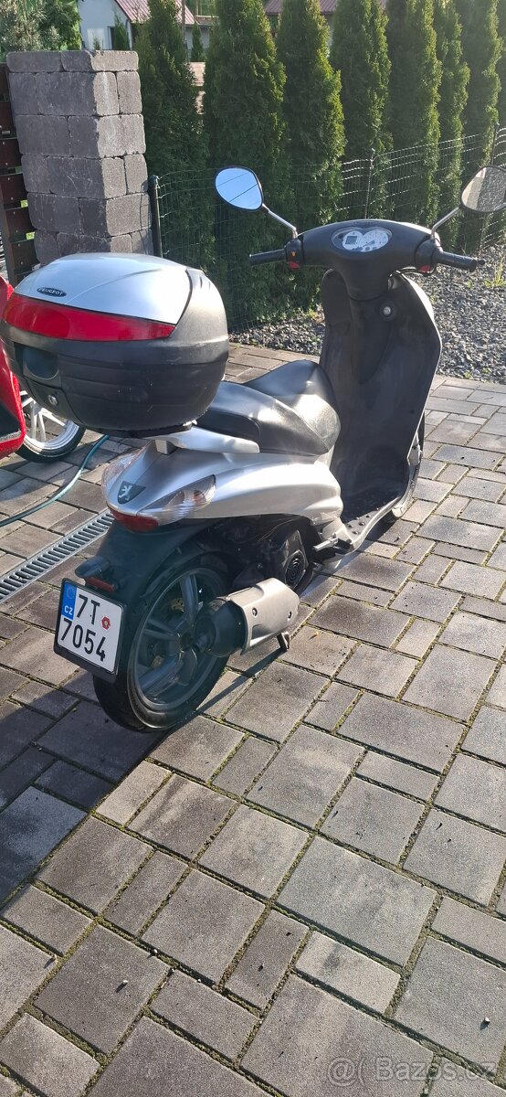 Peugeot looxor 150 - 4