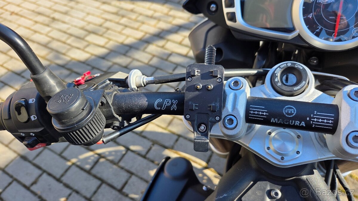 Triumph Speed Triple 1050, r.v. 2012 - SLEVA - 4