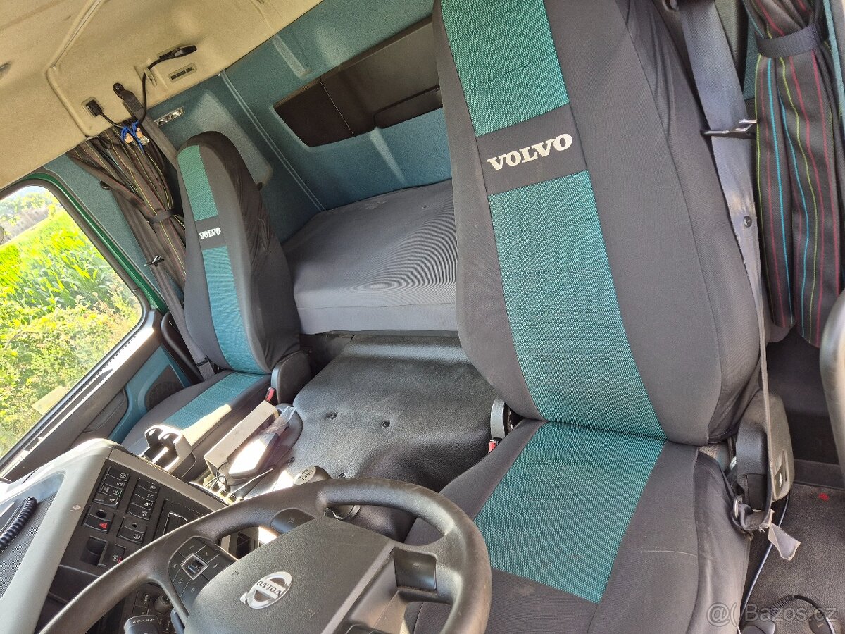 Volvo 6x4 tahač - 4